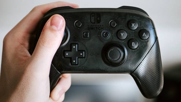 5 Reasons The Nintendo Switch Pro Controller Is The Best Controller Ever 5 Reasons It Isn T
