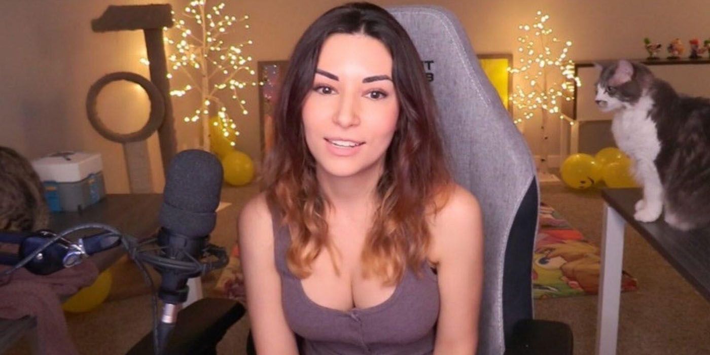 Twitch Streamer Alinity criticizes and harasses 100 thief mobs. 