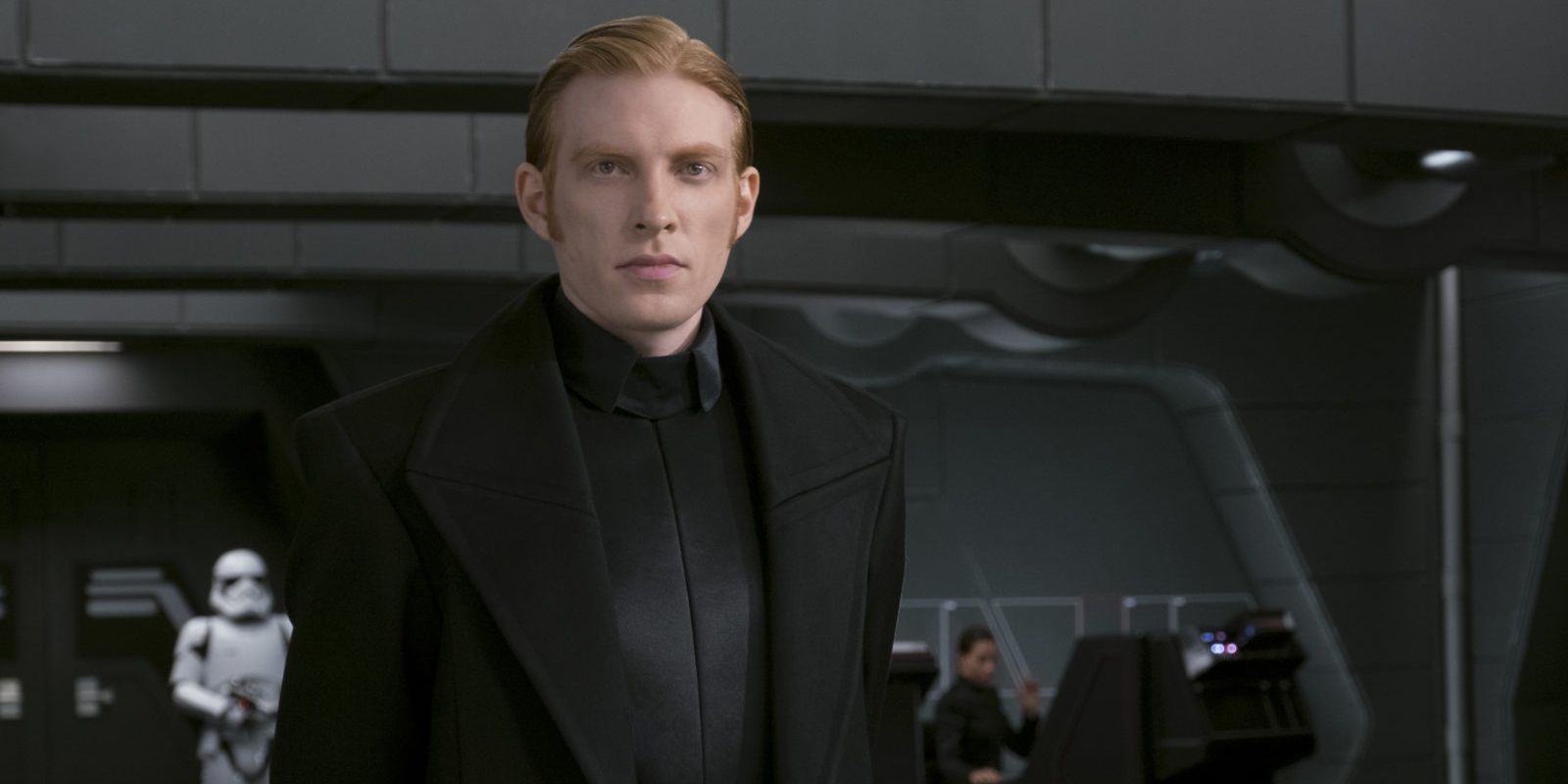 General hux. Генерал Хакс Звездные войны. Донал Глисон генерал Хакс. Донал Глисон Звездные войны. Армитаж Хакс.